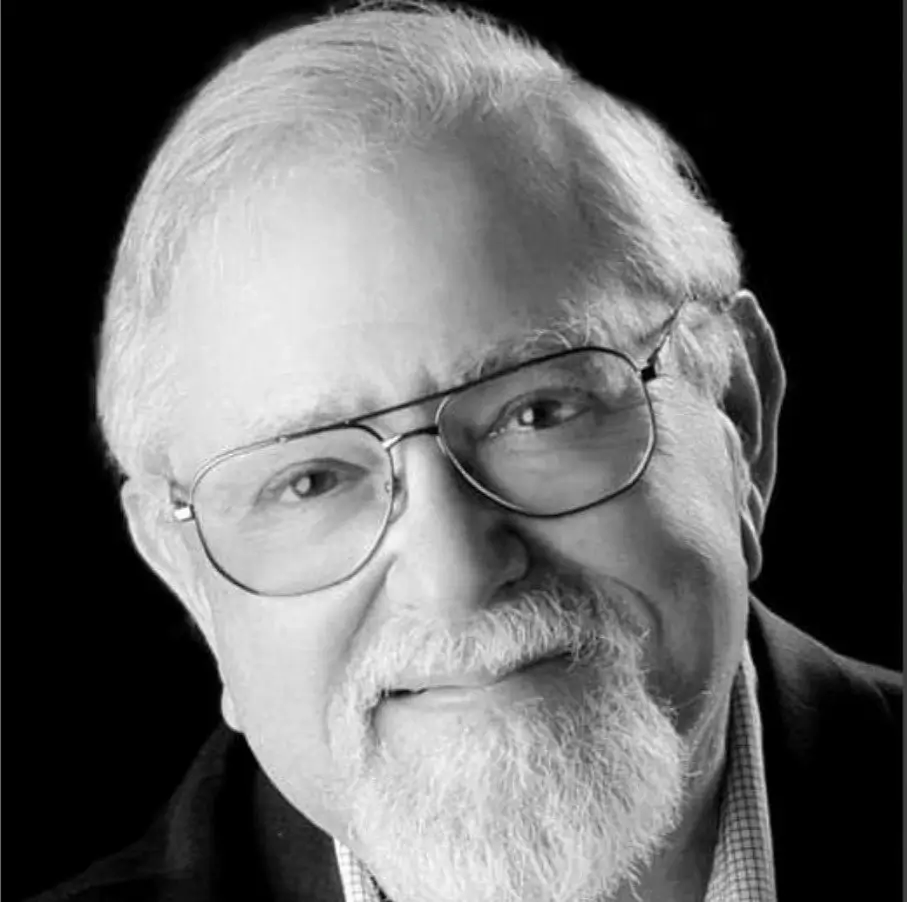 Paul Zohav headshot - master's degree counselor with 30 years experience in marriage and relationship coaching